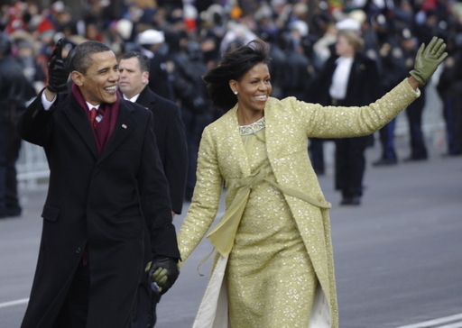 オバマ米大統領、議事堂から祝賀パレード ホワイトハウス入り