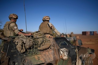 仏軍、 マリでイスラム過激派の戦闘員20人を殺害・拘束 仏軍、 マリでイスラム過激派の戦闘員20人を殺害・拘束
