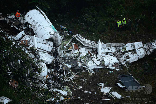 コロンビア墜落、サッカー選手1人救出で生存者6人に 死者71人 コロンビア墜落、サッカー選手1人救出で生存者6人に 死者71人
