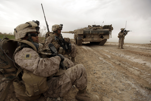 NATO軍また誤爆、民間人27人死亡 アフガニスタン