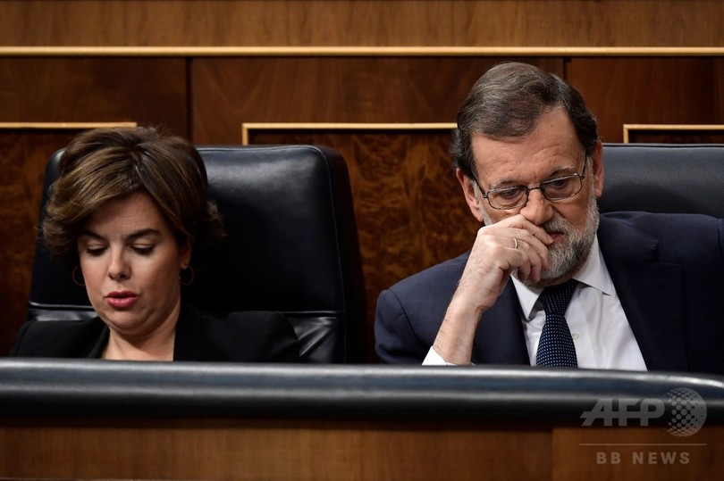スペイン政府、独立めぐる立場明示を再び要求 自治州首相に19日まで スペイン政府、独立めぐる立場明示を再び要求 自治州首相に19日まで