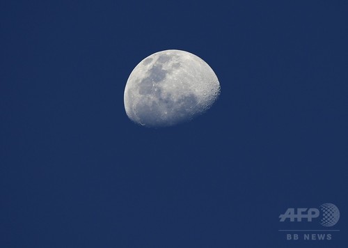 月の表面、8万1000年ごとに「模様替え」 研究 月の表面、8万1000年ごとに「模様替え」 研究