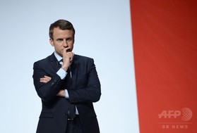 仏大統領選、マクロン氏支持の女性議員が応援演説中に倒れ死亡 仏大統領選、マクロン氏支持の女性議員が応援演説中に倒れ死亡