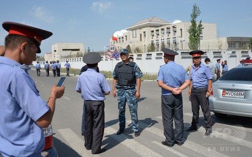 キルギスの中国大使館に自爆攻撃、3人負傷 テロ事件として捜査 キルギスの中国大使館に自爆攻撃、3人負傷 テロ事件として捜査
