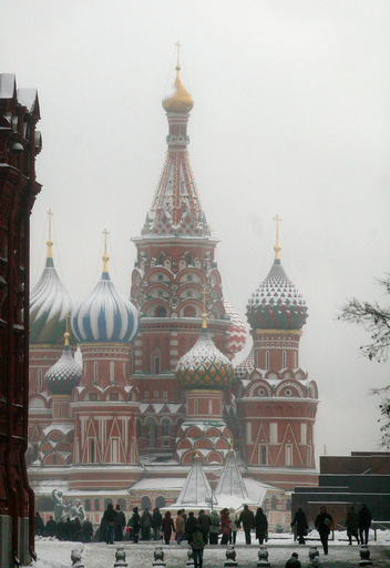 クレムリンの雪化粧も見納め？ モスクワ市長が人工消雪計画