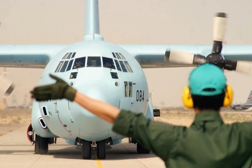 空自のイラク空輸活動に違憲判断、政府は派遣継続の構え