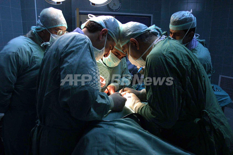 肥満女性の腎臓を膣から摘出、フランスで画期的手術 肥満女性の腎臓を膣から摘出、フランスで画期的手術
