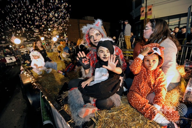 ハロウィーンシーズン到来! 米では早くも仮装行列のイベント ハロウィーンシーズン到来! 米では早くも仮装行列のイベント
