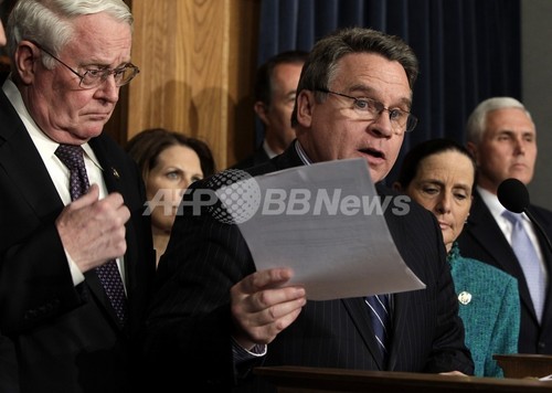 子ども連れ去り問題、日本政府の取り組み求める決議案提出 米議員ら