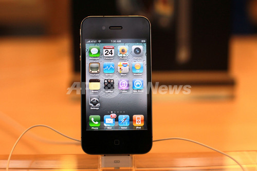iPhone4の受信状況に苦情、アップルが「持ち方指導」 iPhone4の受信状況に苦情、アップルが「持ち方指導」
