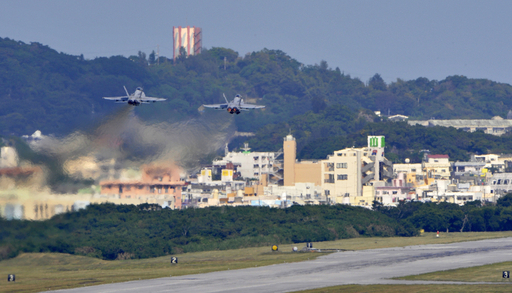 鳩山首相に批判の嵐、普天間飛行場移設問題