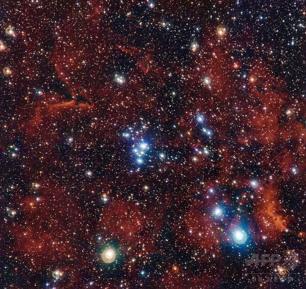 色鮮やかな星団「NGC 2367」、天の川周縁部で輝く