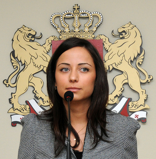 グルジアの美人大臣、セクシー写真がスキャンダルに