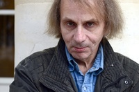 近未来の「フランス・イスラム政権」、小説家ウエルベック氏新作