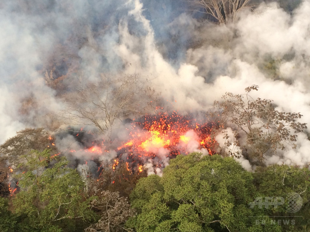 キラウエア火山山頂で爆発的噴火 噴煙は9キロに到達