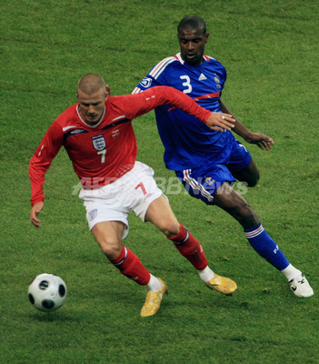 イングランド ベッカムの代表100試合目を勝利で飾れず イングランド ベッカムの代表100試合目を勝利で飾れず