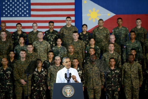 オバマ米大統領、フィリピンに軍事支援を約束 中国をけん制