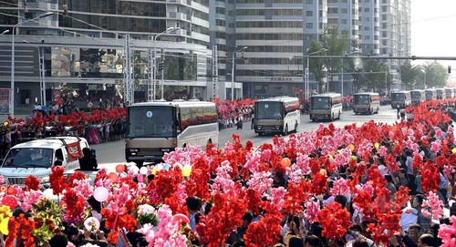 北朝鮮首都、弾道ミサイル「火星12」発射で祝賀ムード 北朝鮮首都、弾道ミサイル「火星12」発射で祝賀ムード