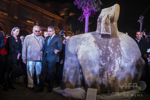 エジプト・カイロで発見の古代巨像、プサメティコス1世のものか エジプト・カイロで発見の古代巨像、プサメティコス1世のものか