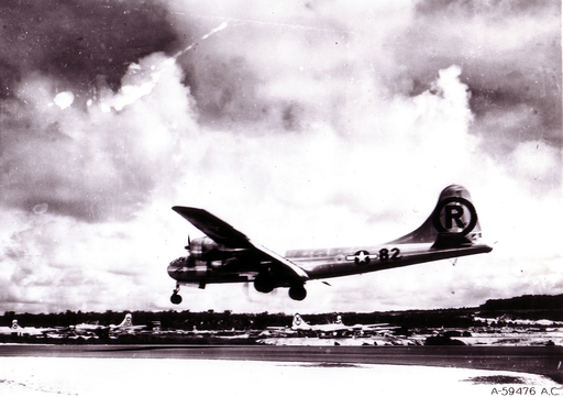 広島に原爆を投下した元B-29爆撃機の機長が死去