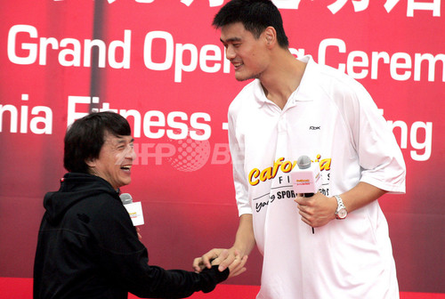 ヤオ・ミン選手の名前を冠したフィットネスクラブがオープン ヤオ・ミン選手の名前を冠したフィットネスクラブがオープン