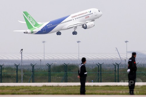 中国の国産旅客機「C919」、初の試験飛行が成功 中国の国産旅客機「C919」、初の試験飛行が成功