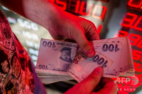 トルコ通貨が急落、最安値更新 トランプ氏の関税倍増表明で