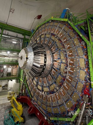 【CERN】「ヒッグス粒子」実証のハドロン加速器、改修作業が大詰め スイス