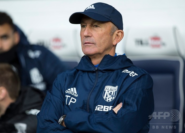 WBA、成績不振を理由にピューリス監督を解任 WBA、成績不振を理由にピューリス監督を解任