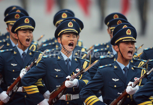 中国の09年国防費、6兆9000億円 14.9%増 中国の09年国防費、6兆9000億円 14.9%増