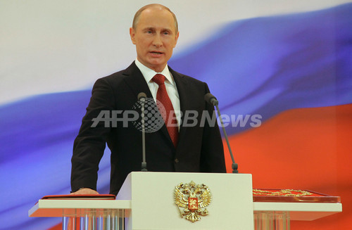 プーチン氏、ロシア大統領に就任 4年ぶりの復帰 プーチン氏、ロシア大統領に就任 4年ぶりの復帰