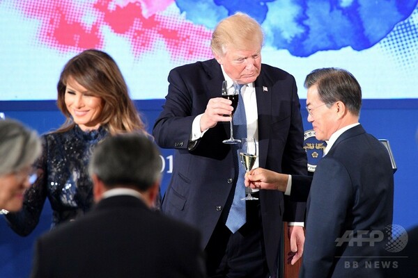 訪韓中のトランプ大統領、文大統領らと夕食会