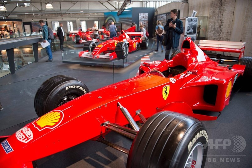 マシンからヘルメットまで シューマッハ氏の私蔵品、独博物館で展示