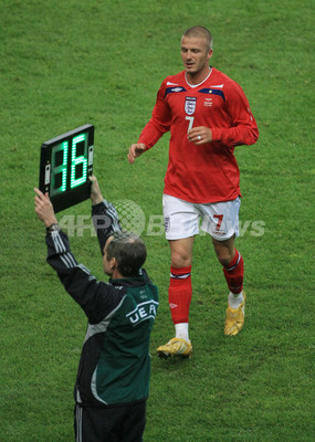イングランド ベッカムの代表100試合目を勝利で飾れず イングランド ベッカムの代表100試合目を勝利で飾れず