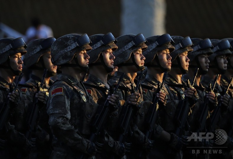 中国軍の兵力30万人削減を表明、習国家主席 中国軍の兵力30万人削減を表明、習国家主席