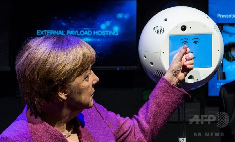 ISS宇宙飛行士を支援するAIロボット「空飛ぶ脳」打ち上げ ISS宇宙飛行士を支援するAIロボット「空飛ぶ脳」打ち上げ