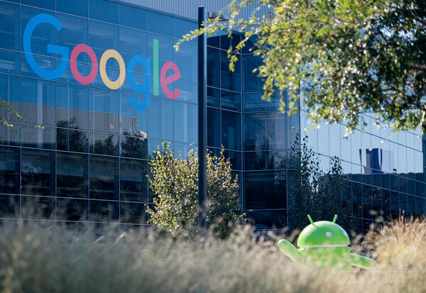 グーグル、「性差別」文書の社員解雇 CEO「一線越えた」