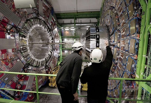 【CERN】「ヒッグス粒子」実証のハドロン加速器、改修作業が大詰め スイス