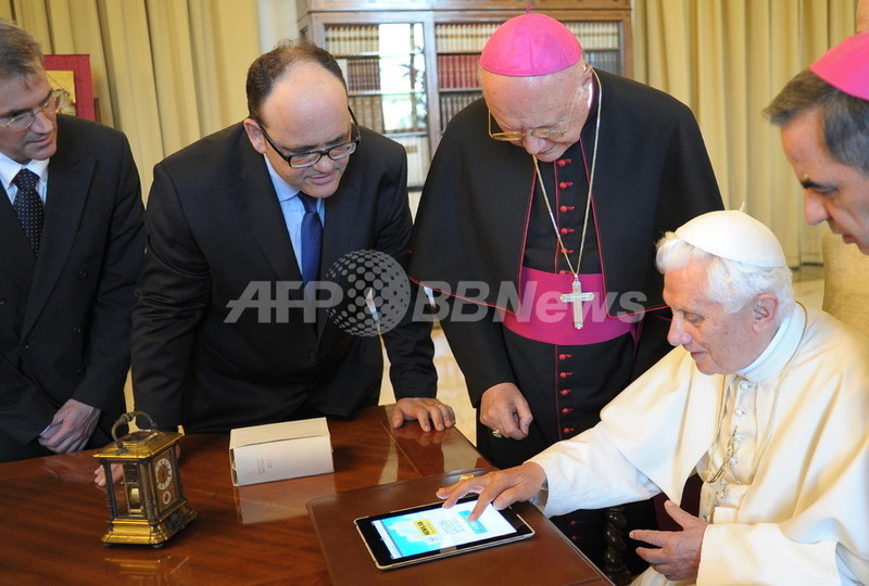 ローマ法王、ツイッターで「神の言葉」を定期発信へ ローマ法王、ツイッターで「神の言葉」を定期発信へ