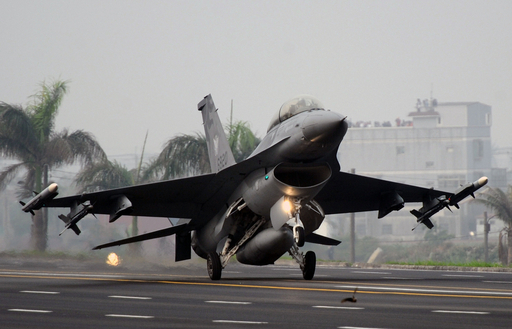 米、台湾に4500億円規模の武器売却 新型F16は見送る