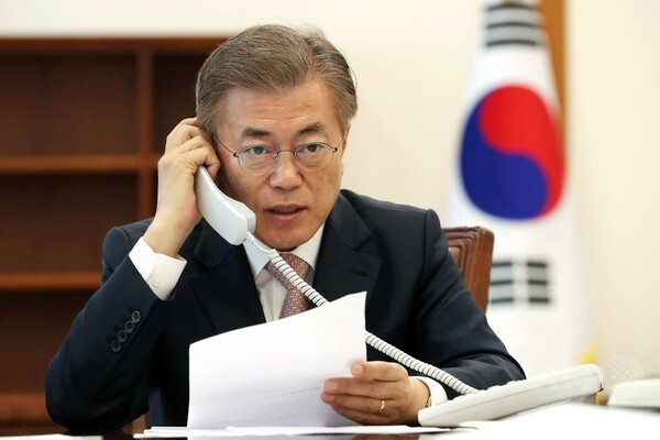 中韓首脳が初の電話会談、「北朝鮮の非核化は共通の目標」