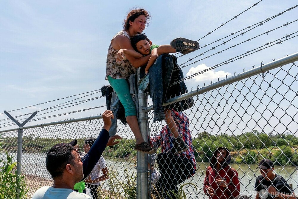 今日の1枚有刺鉄線にためらいなく 米テキサス 写真3枚 国際ニュースAFPBB News