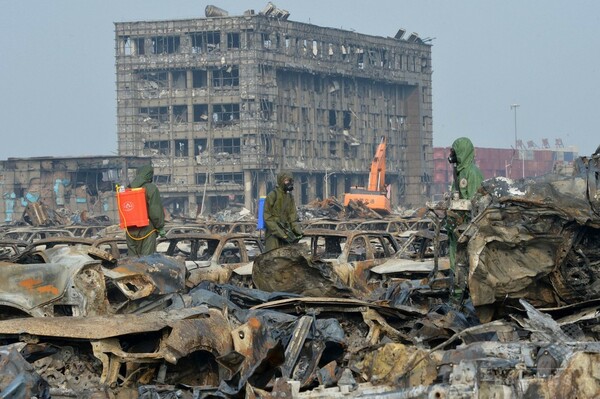 天津爆発、死者129人に 依然44人が行方不明
