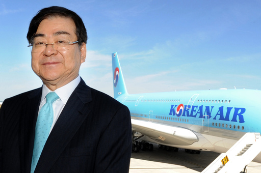 大韓航空会長、娘の「愚かな行動」を謝罪
