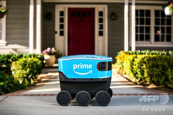 アマゾン、米シアトル近郊でロボット宅配開始