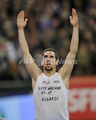 イングランド ベッカムの代表100試合目を勝利で飾れず イングランド ベッカムの代表100試合目を勝利で飾れず