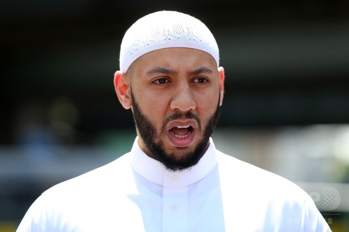 ロンドン車暴走 「ムスリム皆殺し」叫ぶ容疑者、イマームが守る ロンドン車暴走 「ムスリム皆殺し」叫ぶ容疑者、イマームが守る