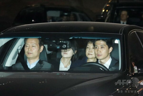 朴槿恵容疑者が拘置所へ、韓国大統領から「収容者503番」に