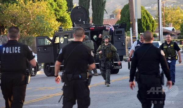 カリフォルニア銃乱射事件、容疑者は2人 身元特定