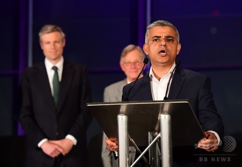 ロンドン市長選でカーン氏が当選、初のムスリム市長に
